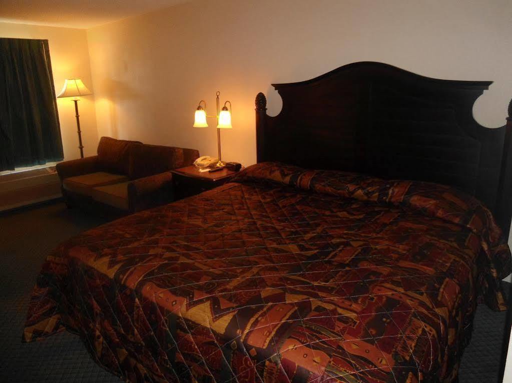 Motel Super 8 By Wyndham Foley Esterno foto