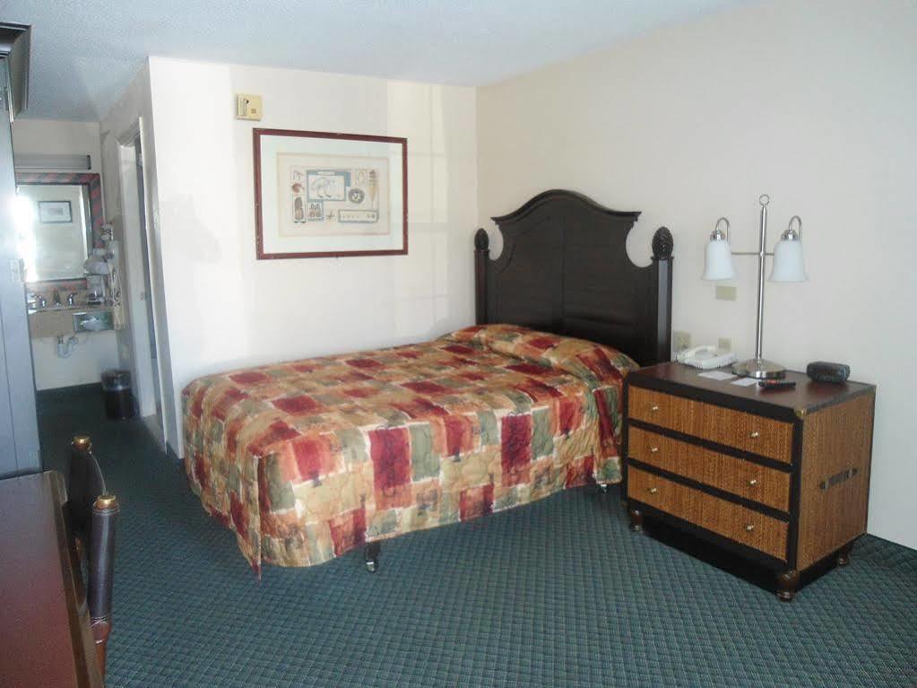 Motel Super 8 By Wyndham Foley Esterno foto